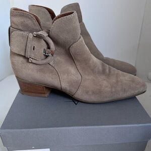 Aquatalia  taupe  suede FIAMMA boots booties — women’s size 9